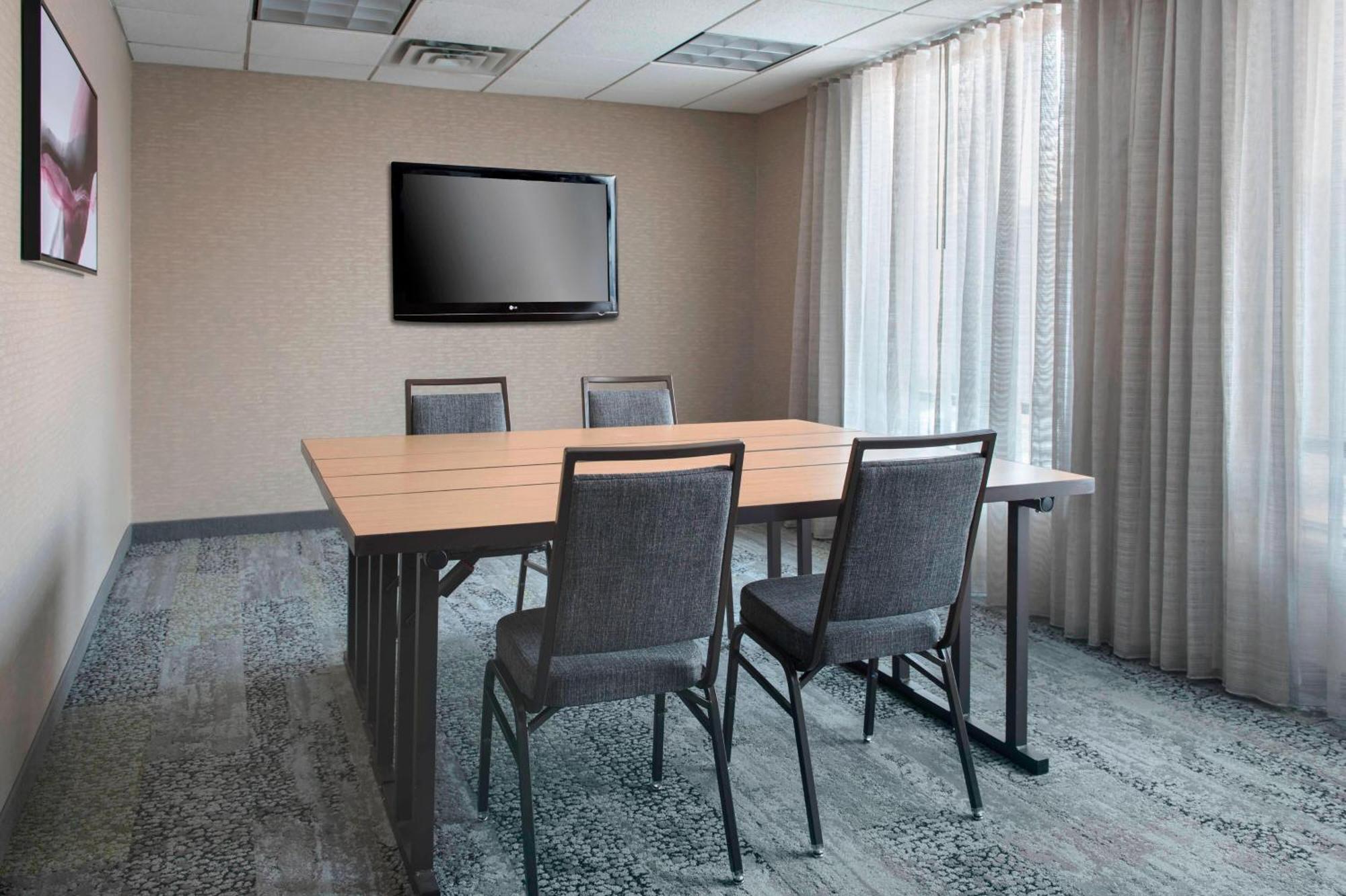 Courtyard By Marriott Lebanon Hotel Exterior photo