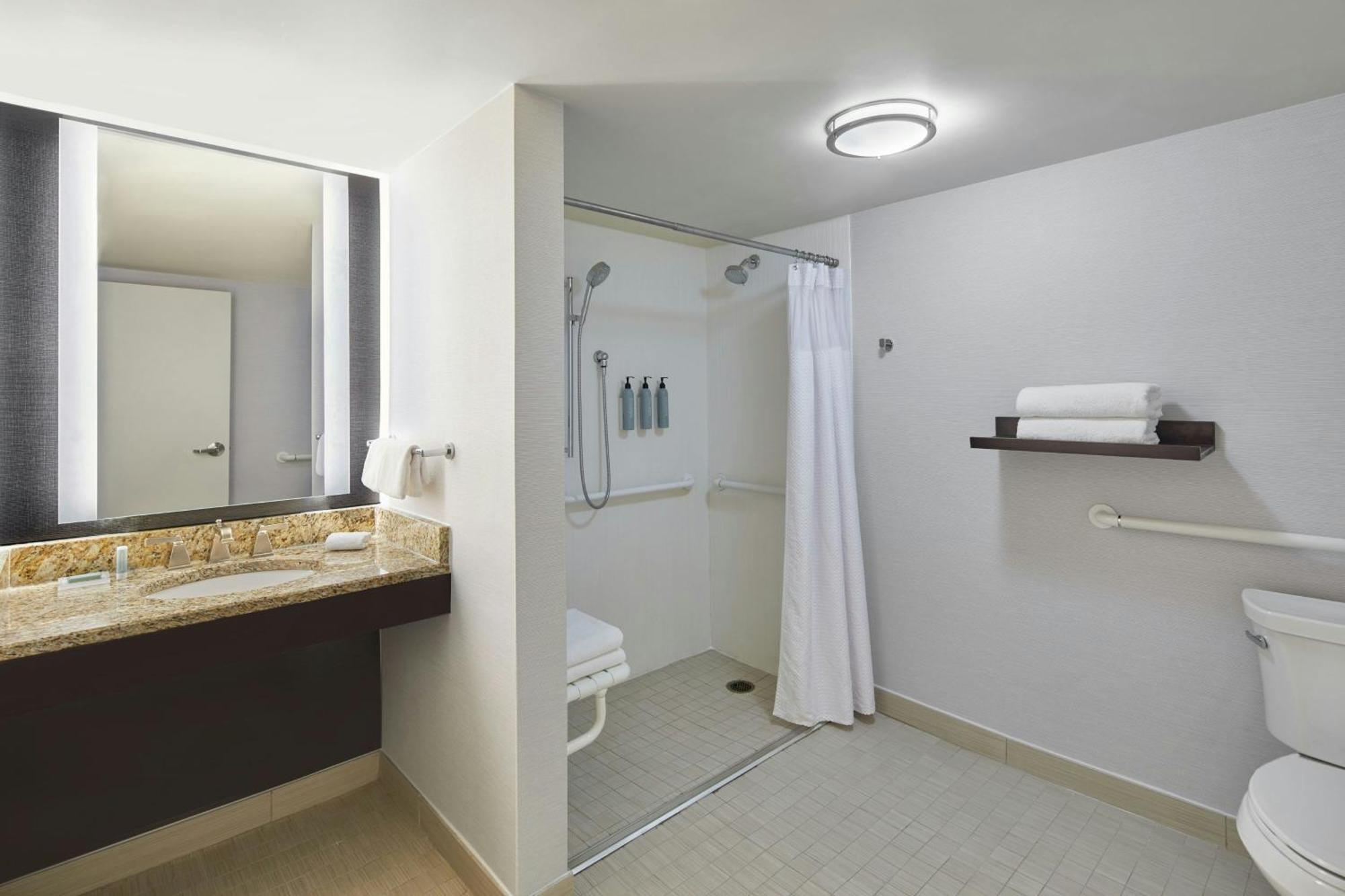 Courtyard By Marriott Lebanon Hotel Exterior photo